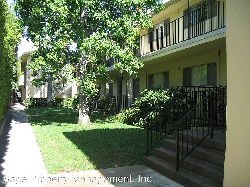 1st image of 255 S Oakland Ave APT 6