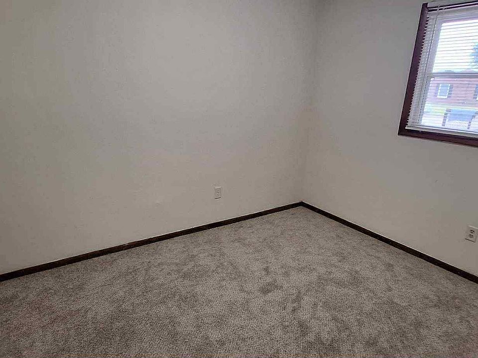 1st image of 3219 Wandering Ln