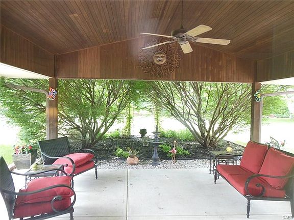 2nd image of 2260 Belloak Dr