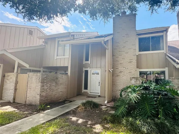 11663 Village Place Dr, Houston, TX 77077