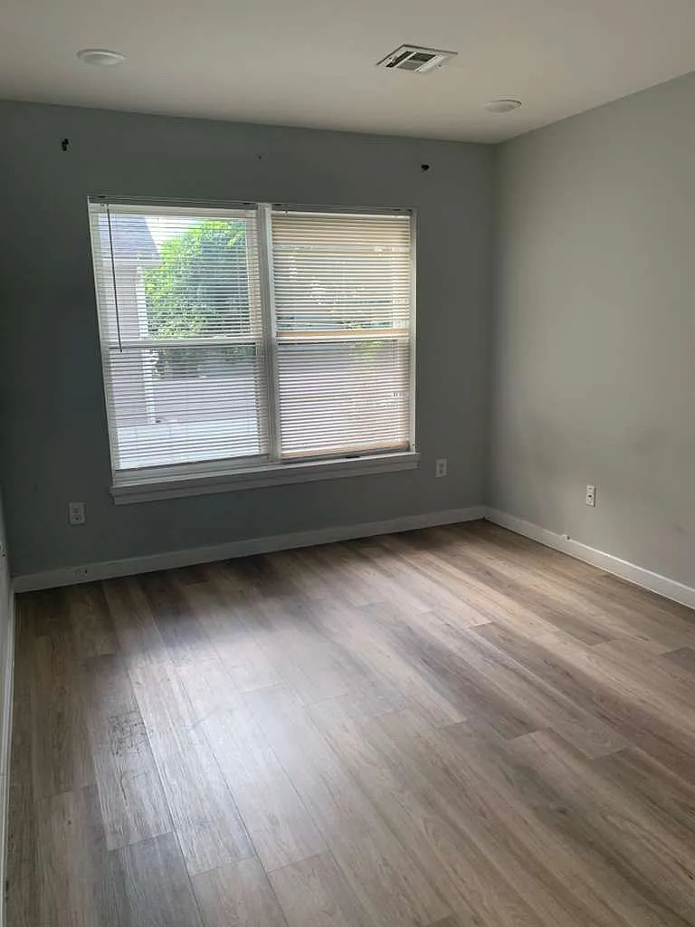 1 bed, $1,718 — Photo 4