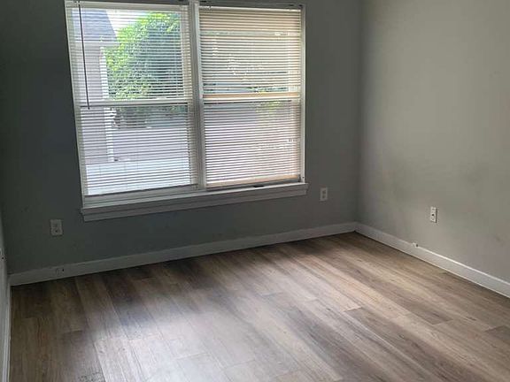 4th image of 159 12th Ave APT 2