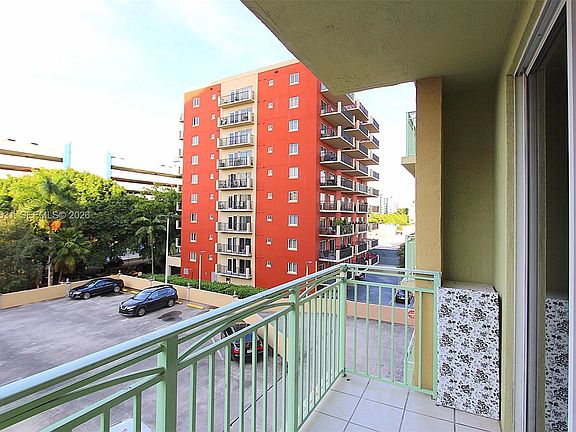 3rd image of 3500 Coral Way APT 510