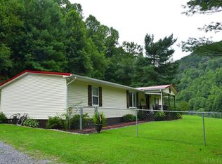 1042 Plywood Rd, Grundy, VA 24614