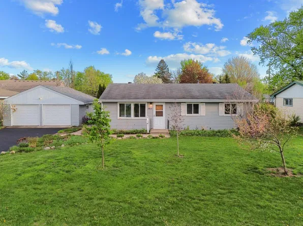 1611 E 87th St, Bloomington, MN 55425