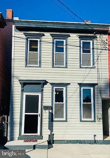 1st image of 426 N East St