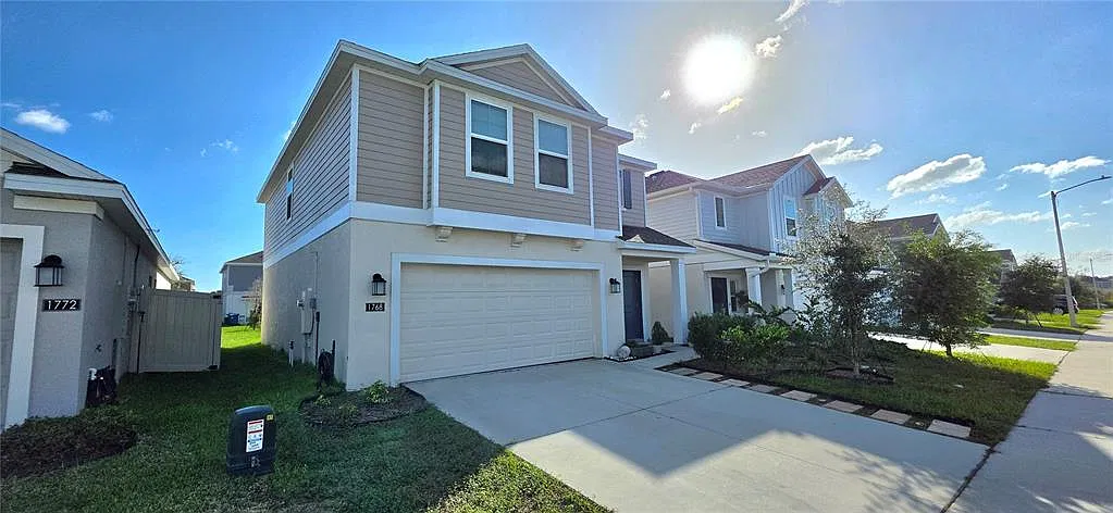 4 bed, 2.5 bath, 1870 sqft, $2,200 — Photo 4