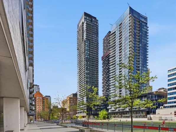 39 Roehampton Ave, Toronto, ON