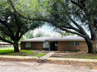 603 W 25th St, Cameron, TX 76520