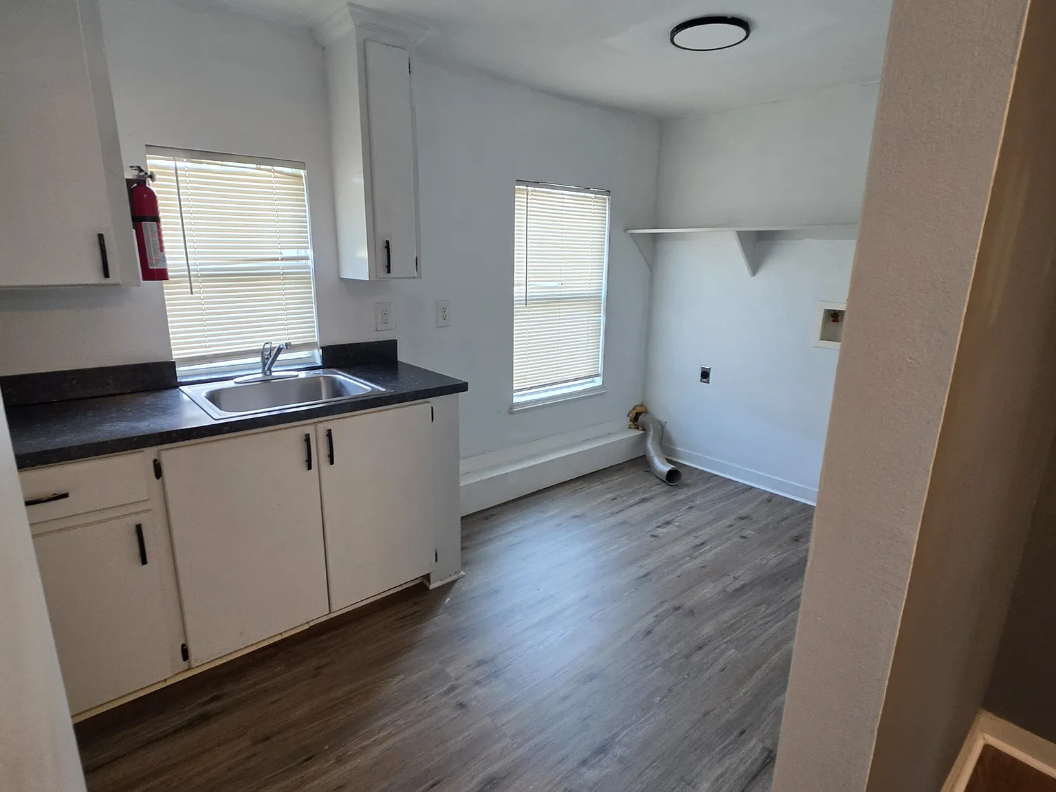 1 bed, 900 sqft, $700 — Photo 3