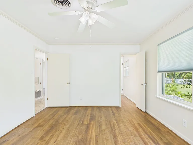 1206 Crenwelge Dr — Photo 19