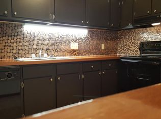 1603 Hampton Knoll Dr, Akron, OH 44313