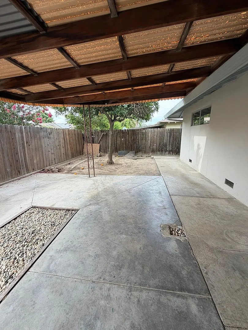 3-Bedroom, 2-Bathroom Home for Rent Move-In Ready! — Photo 3