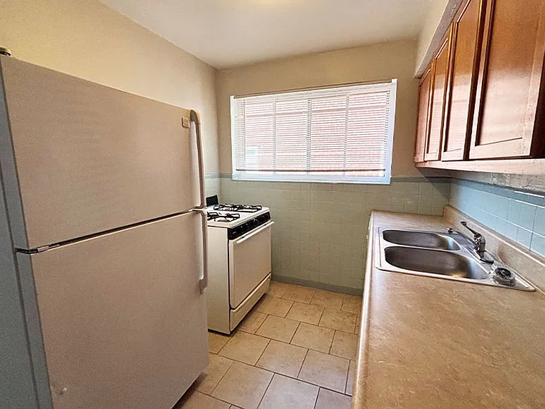 510 Lowell Ave — Photo 6