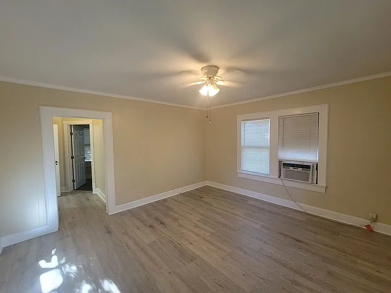 2323 Avenue N — Photo 2