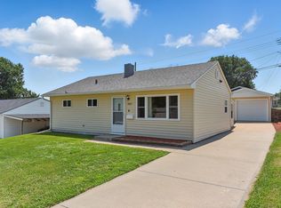 3847 Valley St, Omaha, NE 68105