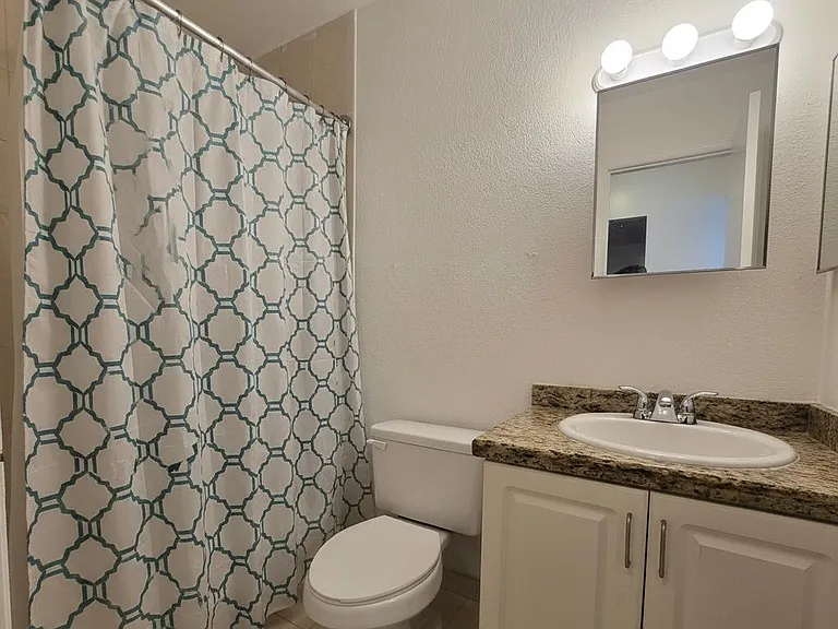 1201 SW 52nd Ave #202-2 — Photo 22