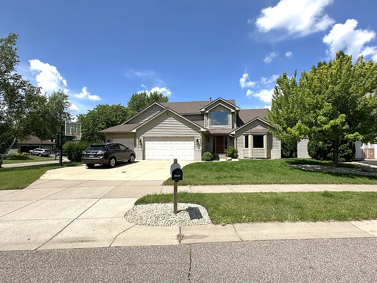 16444 82nd Pl N — Photo 3