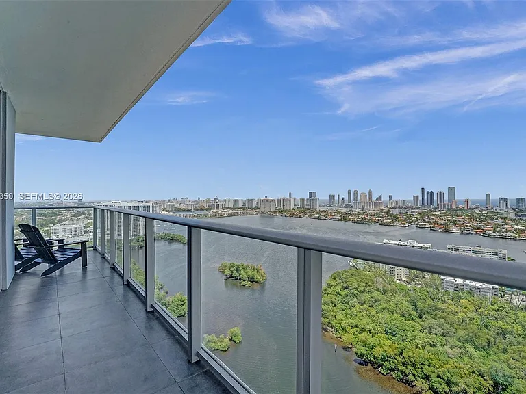 16385 Biscayne Blvd #3107 — Photo 38