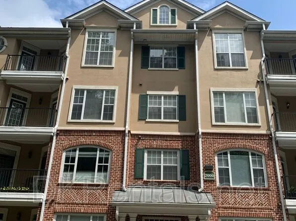 2405 Stratford Cmns, Decatur, GA 30033