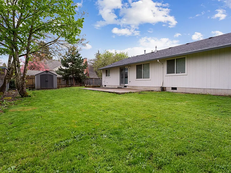 5240 SE 63rd Ave — Photo 5