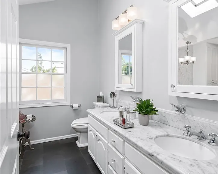 4323 Laurelgrove Ave — Photo 38