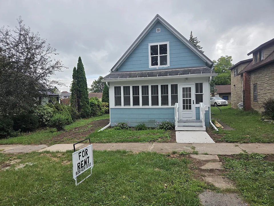 121 W 6th St