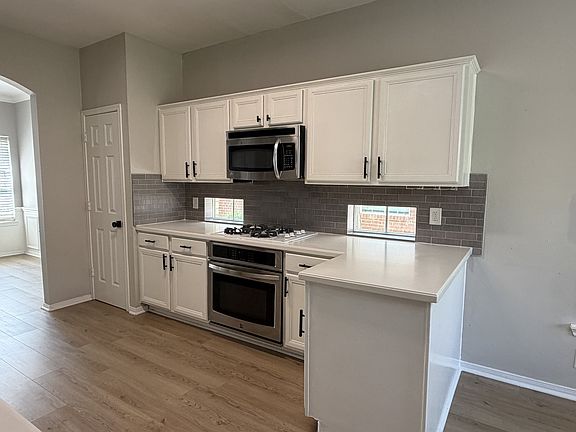 4th image of 3230 Vanity Dr