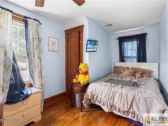 5th image of 12 Vanderbilt Pl #2160