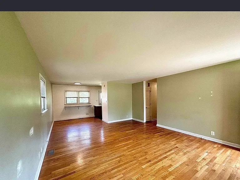 718 N 34th St — Photo 10