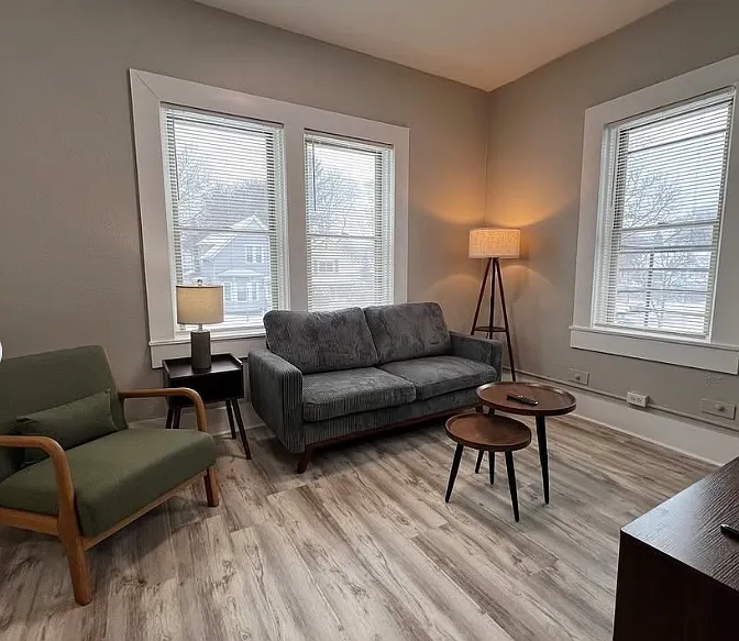 1 bed, 500 sqft, $1,100 — Photo 2