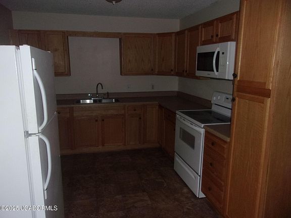 4th image of 613 Mulberry Ave