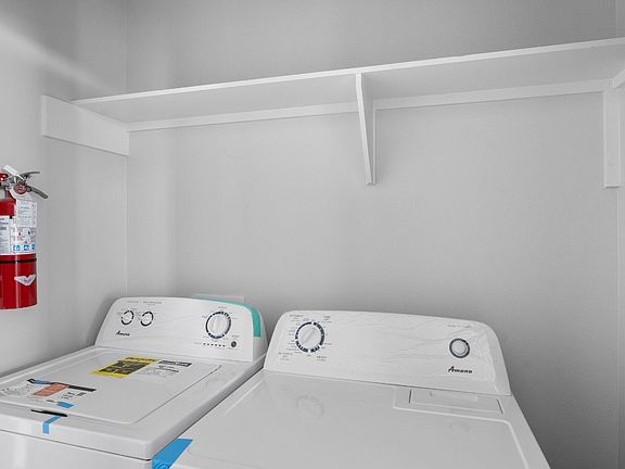 5th image of 408 N Onyx Ave #1