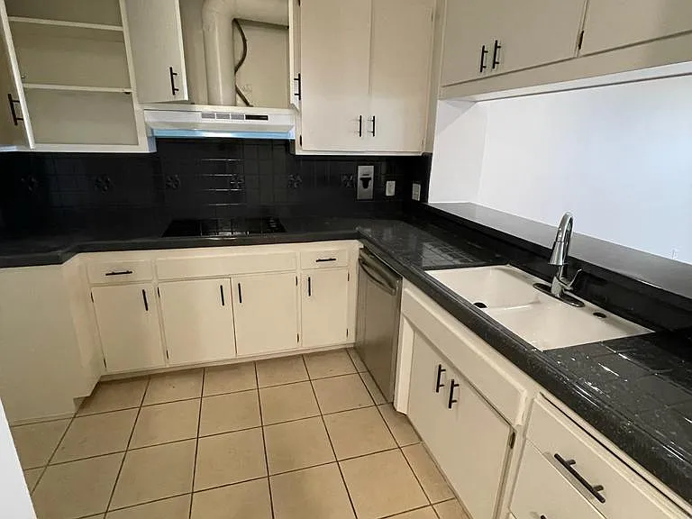 833 S Bedford St #102 — Photo 3