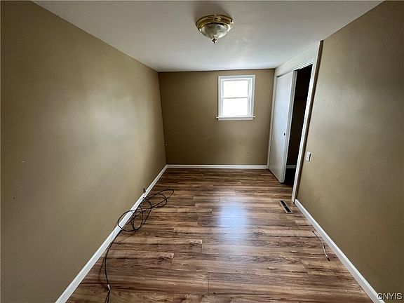 2nd image of 1020 Belmont Ave