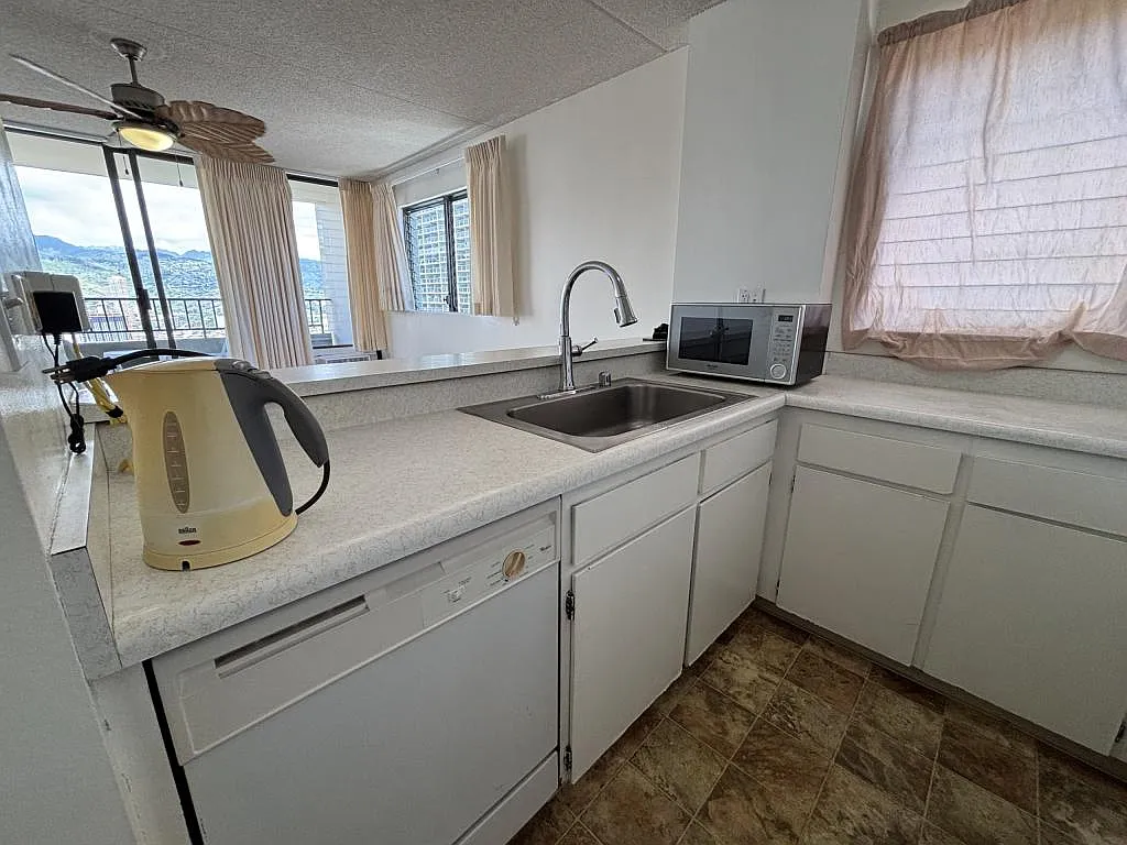 2240 Kuhio Ave., #2505 — Photo 3