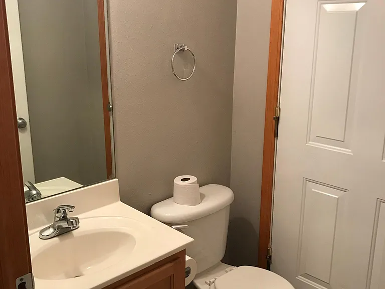 1531 Westchester Ave — Photo 10
