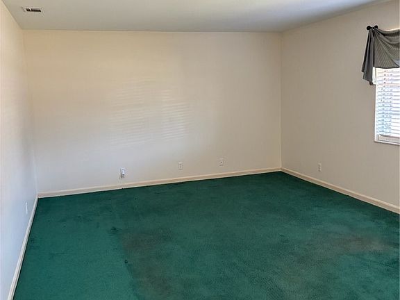 4th image of 105 Water St