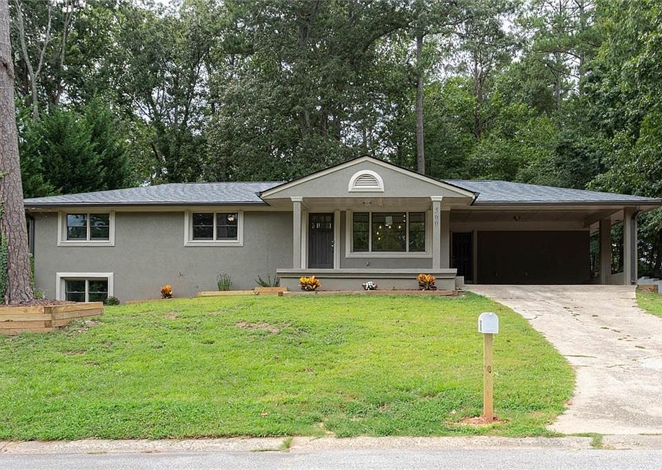 1st image of 560 Norton Cir SE
