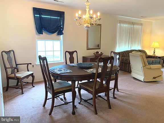 5th image of 79 Knollwood Dr
