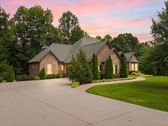 3rd image of 9240 Arlington Ridge Way