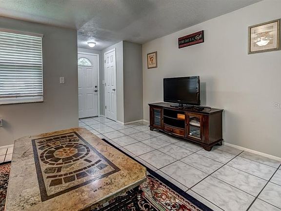 4th image of 1325 Karen Dr