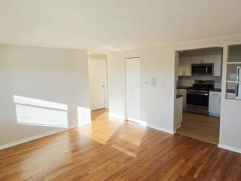 11011 - 13 South Lloyd Drive - #13 — Photo 6