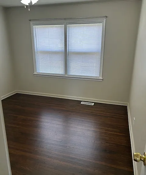 1504 E 49th Pl — Photo 11
