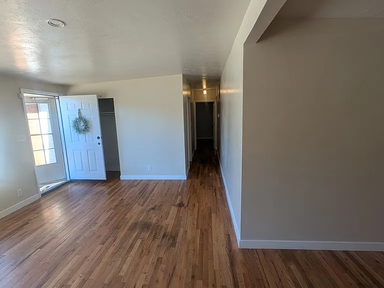 183 W 1425 N — Photo 3