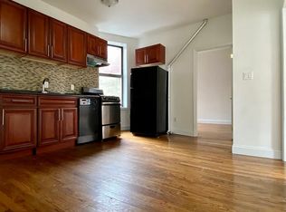 215 E 4th St APT 20, New York, NY 10009