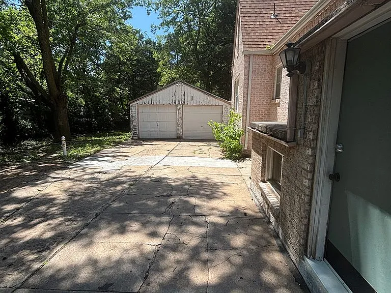 1435 Fairmount St — Photo 2