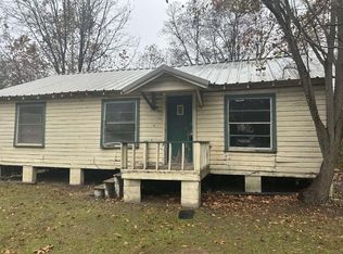 103 E 19th St, Hooks, TX 75561