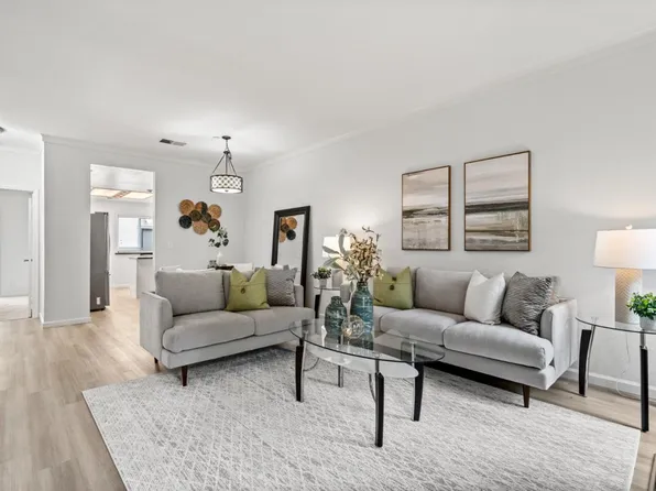 975 La Mesa Ter Unit E, Sunnyvale, CA 94086
