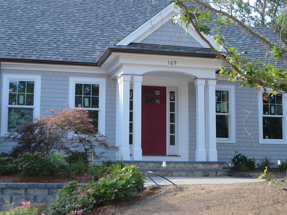 2nd image of 169 Cranberry Landing